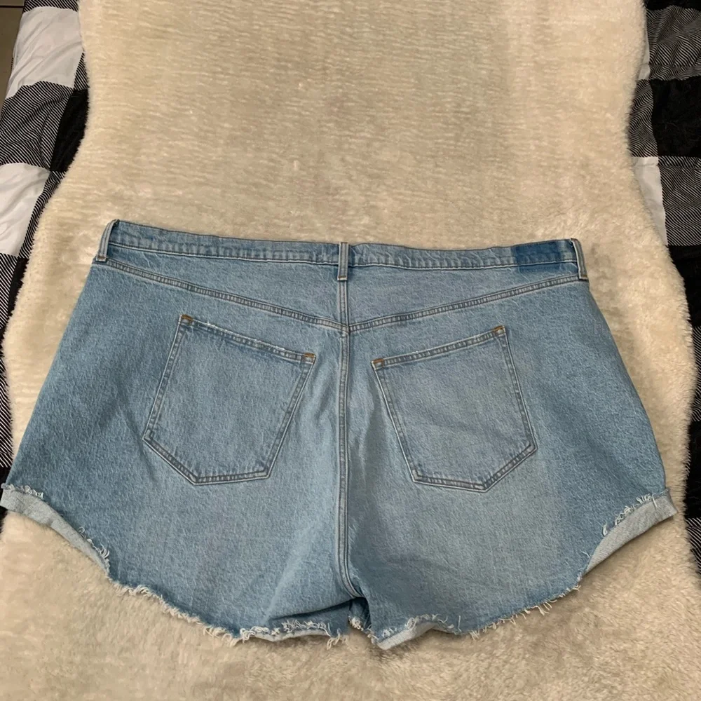 New Abercrombie & Fitch Mom High Rise Curve Love Blue Shorts Plus 37‎ 24 b